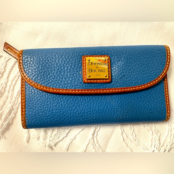 Dooney & Bourke leather wallet - Picture 1 of 11